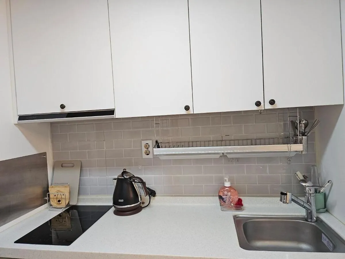 Mint House & Hongdae Station Apartment Seoul