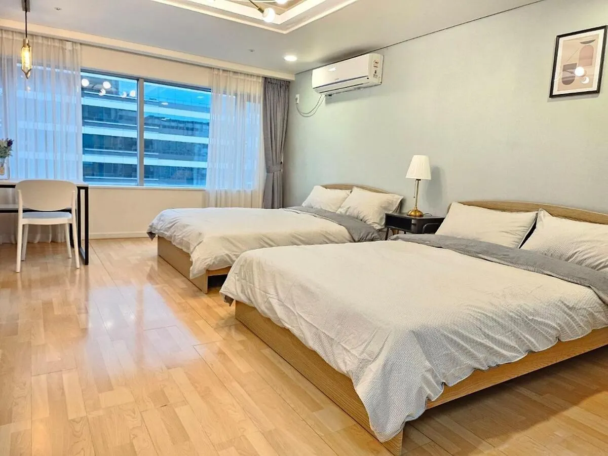 Mint House & Hongdae Station Apartment Seoul