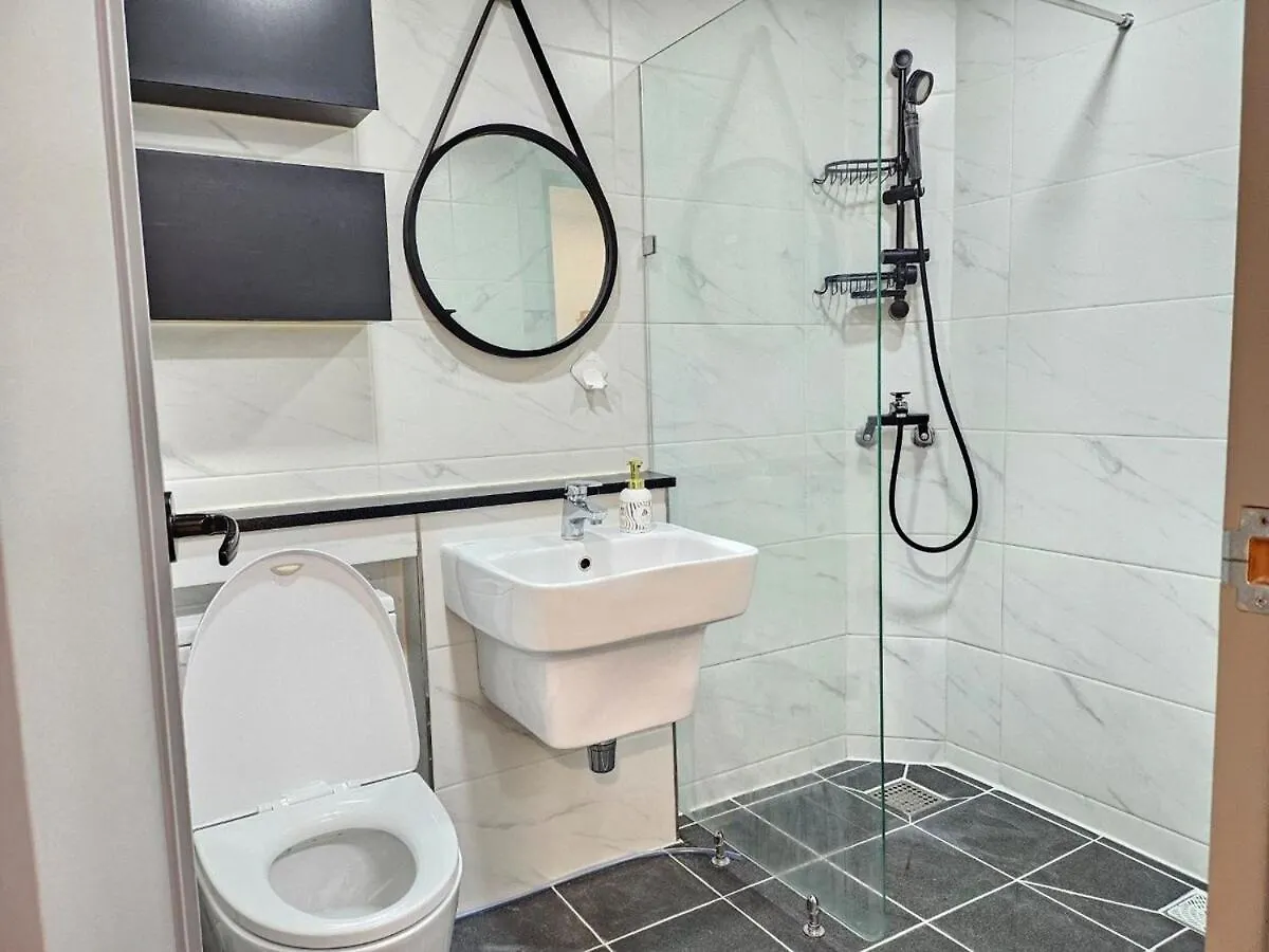 Mint House & Hongdae Station Apartment Seoul 0*,  South Korea