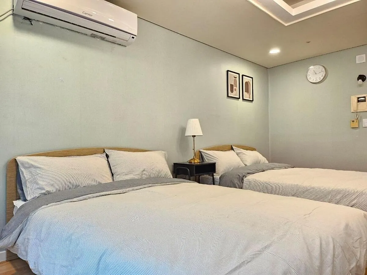 Mint House & Hongdae Station Apartment Seoul 0*,  South Korea